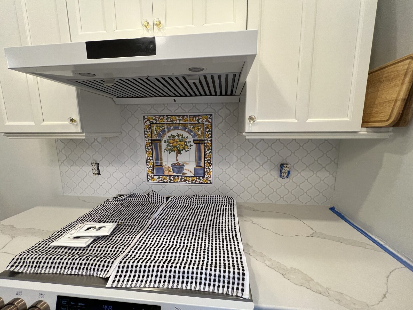 Kitchen with quartz counters